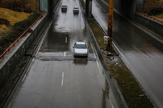 تداوم بارش باران در استان های غربی / ترافیک در آزادراه کرج