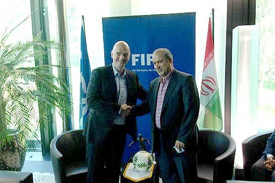 رییس فدراسیون فوتبال ایران در کنار رییس فیفا +عکس
