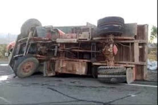 30 کشته و زخمی بر اثر واژگونی کامیون حامل اتباع خارجی