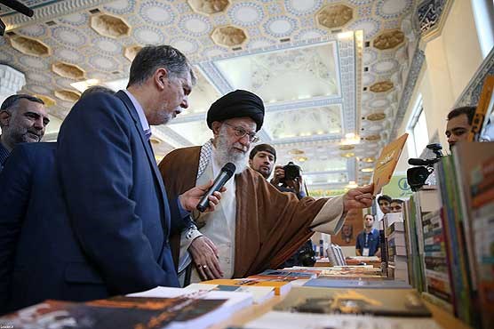 بازدید رهبر انقلاب از سی و‌‌ یکمین نمایشگاه بین‌المللی کتاب تهران + عکس
