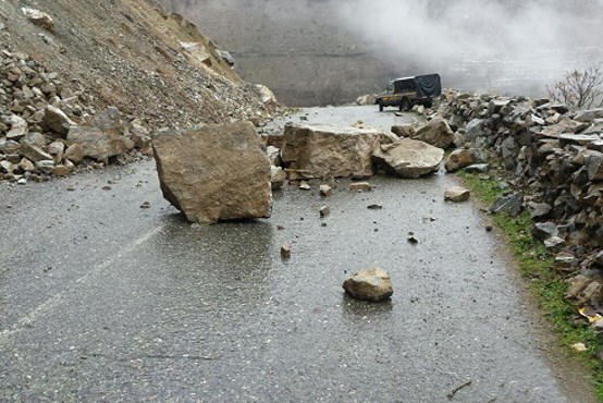 آزاد راه پل زال - خرم ‌آباد بسته شد