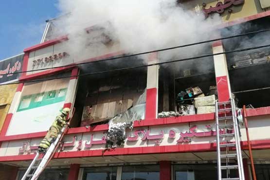 آتش سوزی انبار ابزار و یراق در شرق تهران