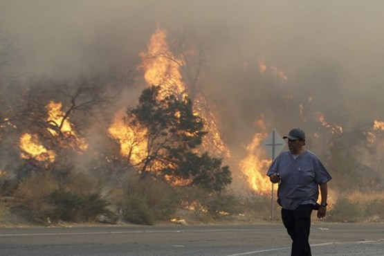 آتش‌‌ سوزی در کالیفرنیا؛ ۴۰۰۰۰ نفر مجبور به تخلیه خانه‌هایشان شدند
