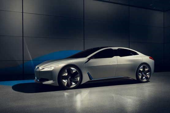 BMW i ۴؛ رقیب قدرتمند تسلا (+تصاویر)