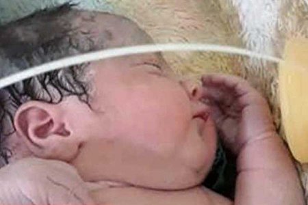 مادر باردار مشکوک به کرونا نوزاد سالم به دنیا آورد (+عکس)