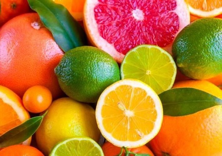 نتایج مطالعه جدید نشان می دهد مصرف روزانه تنها دو و نیم لیوان آب پرتقال می تواند مانع از چاقی شده و خطر بیماری قلبی و دیابت را کاهش می دهد.