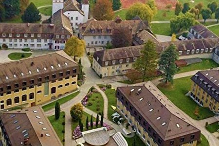 گرانترین مدرسه دنیا (فیلم)