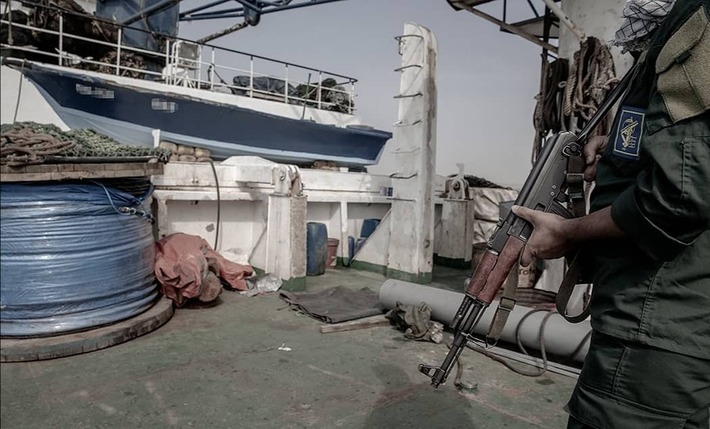 توقیف ۴ فروند شناور غیرمجاز صید ترال در آب‌های هرمزگان