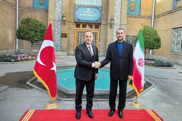 وزیر خارجه ترکیه دیروز به ایران آمد و با امیرعبداللهیان، همتای ایرانی خود گفت‌و‌گو کرد. خبرهایی هم رسید مبنی بر این‌که قرار است رجب طیب اردوغان، رئیس‌جمهور ترکیه تا پیش از پایان سال جاری میلادی به ایران بیاید و با مقامات کشورمان گفت‌وگو کند.