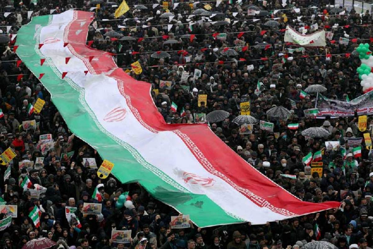 راهپیمایی ۲۲ بهمن در سراسر کشور آغاز شد | مسیرهای ۱۲گانه راهپیمایی در تهران