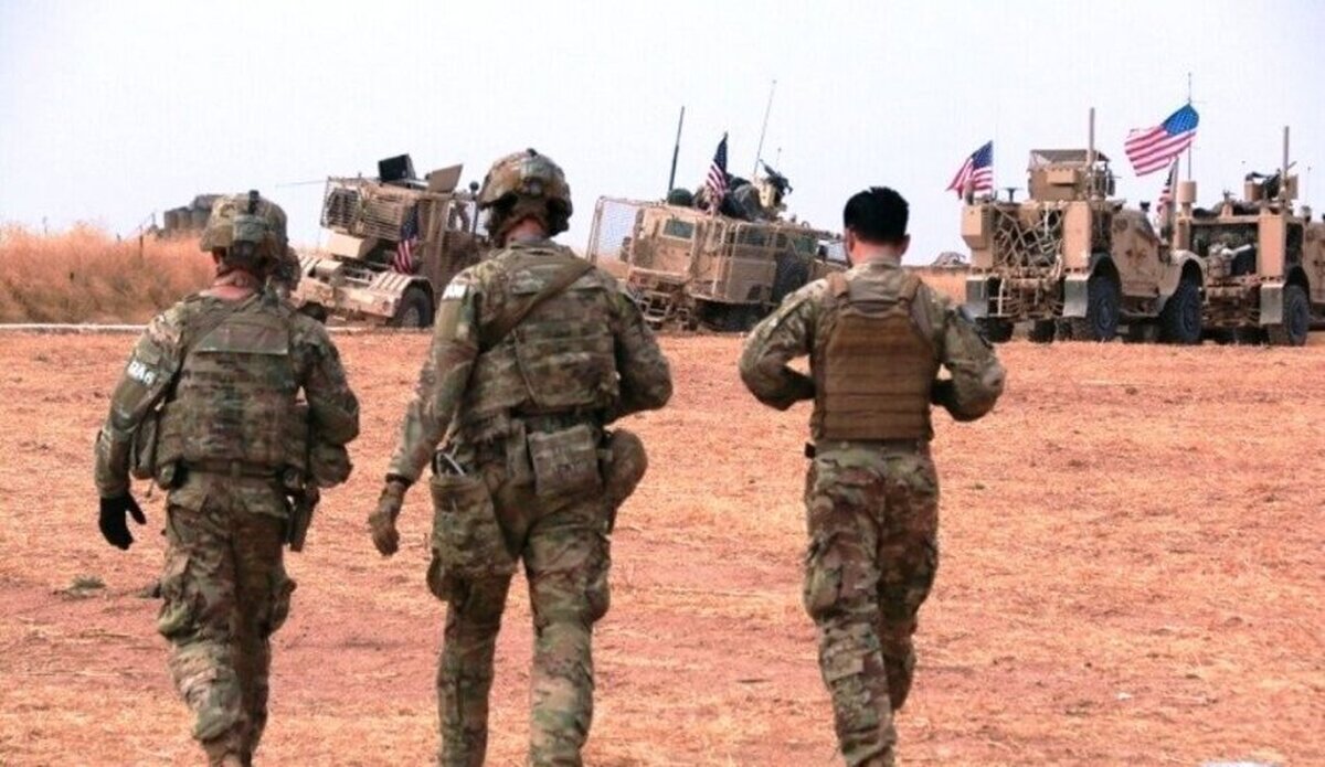 معاون سخنگوی پنتاگون اعلام کرد که از حدود یک ماه پیش نیرو‌های آمریکایی در عراق و سوریه ۶۶ بار مورد حمله قرار گرفته اند و بیش از ۶۰ نفر در این حملات زخمی شده اند.