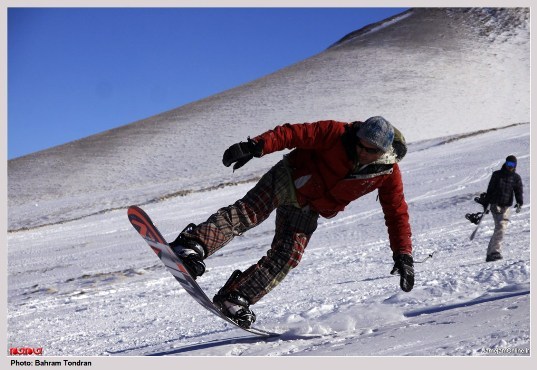 اسکی بازان روی برف های ایتالیا