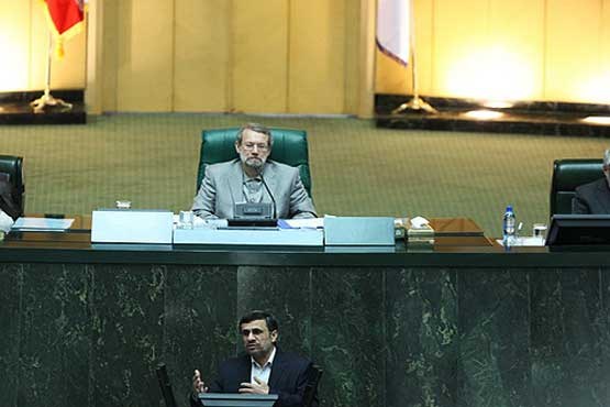 حضور احمدی نژاد در مجلس