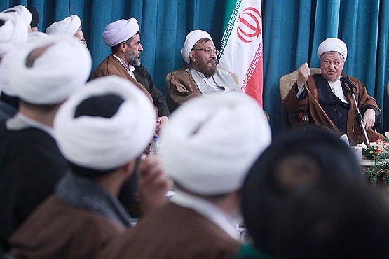 دیدارجمعی از محققین و مدرسین حوزه علمیه قم با رییس مجمع تشخیص مصحلت نظام
