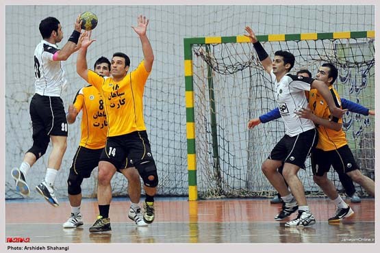 اصفهان و مازندران قهرمان هندبال و والیبال دانش آموزی شدند