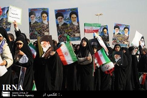 حضور پرشور بانوان در راهپیمایی 22 بهمن حضور پرشور بانوان در راهپیمایی 22 بهمن