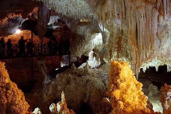 کشف یکی از بزرگترین تالار غارهای ایران در یزد