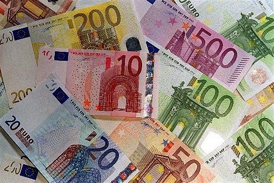 کاهش نرخ دلار و یورو در مرکز مبادلات ارزی