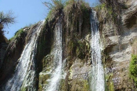 کشف دو آبشار زیبا در مناطق بکر لرستان