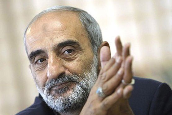 شریعتمداری: اظهارات منتسب به من درباره روحانی و احمدی‌نژاد دقیق نیست