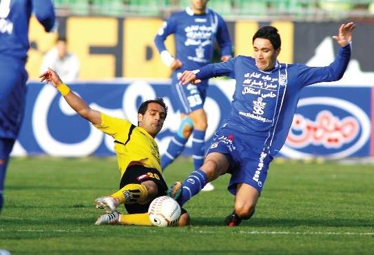 صادقی: الهلال پیروزی بادآورده ای به دست آورد