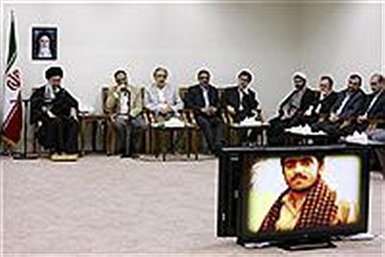 دیدار دست اندرکاران دفاتر ادبیات مقاومت و ادبیات انقلاب اسلامی حوزه هنری با رهبر معظم انقلاب