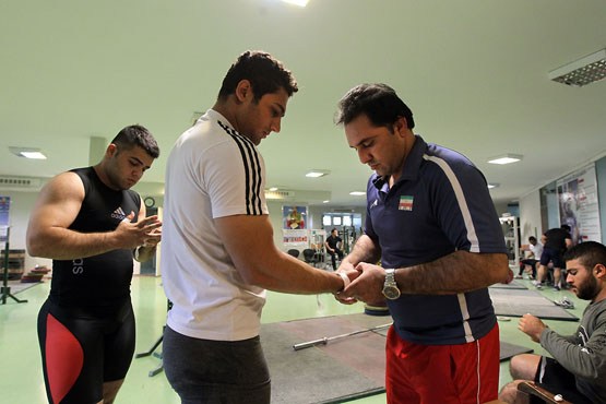 2 وزنه بردار خط خوردند