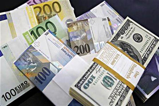 کاهش نرخ دلار و یورو در مرکز مبادلات ارزی