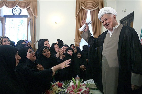 دیدار جمعی از بانوان نخبه و فعال سیاسی با آیت الله هاشمی رفسنجانی