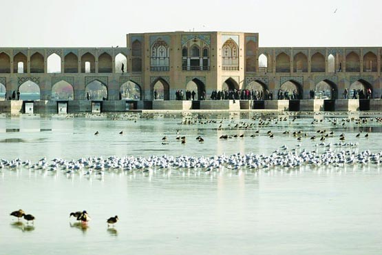 آب در اصفهان جیره بندی نمی‌شود