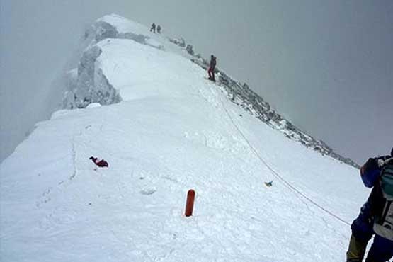 صعود بی‌بازگشت یک کوهنورد به قله «دنا»