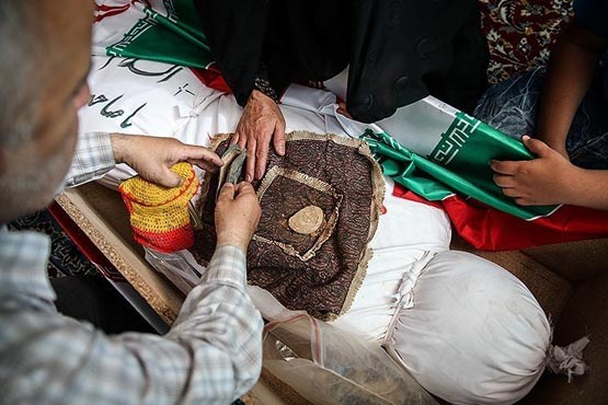پیکر شهید سرلک پس از ۳۰ سال تشییع و تدفین شد