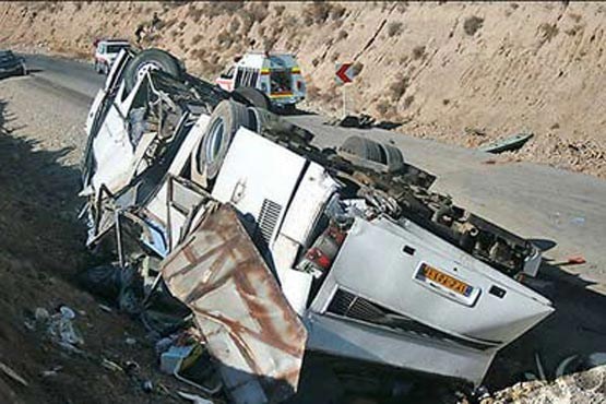 20 کشته و مجروح در اثر واژگونی اتوبوس