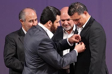 نشان صلح جهانی به علی دایی اهدا شد نشان صلح جهانی به علی دایی اهدا شد
