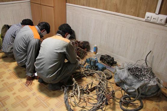 سارق حرفه‌ای کابل برق در گنبدکاووس دستگیر شد