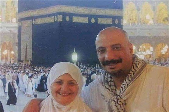 امیر جعفری و مادرش در لباس احرام /عکس