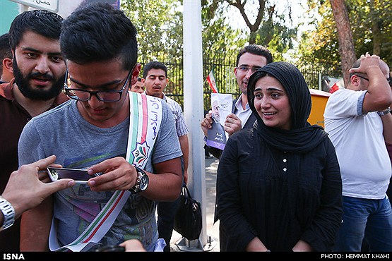 استقبال باران کوثری از روحانی/ عکس