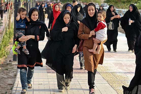 رکورد همایش بزرگ پیاده روی خانوادگی در پارس آباد شکسته شد