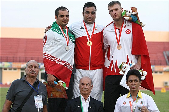 حدادی در مسیری دشوار حدادی در مسیری دشوار