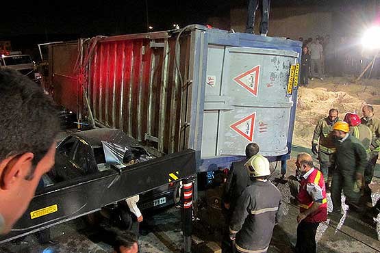 5 کشته در حادثه تصادف اتوبوس با تریلر در بم