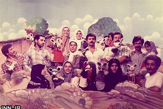 خاطره جالب مرضیه برومند از «مدرسه موش‌ها/» یواشکی سرک می‌کشید که مبادا عروسک‌گردان‌ها، بدن‌هایشان با هم تماس پیدا کند!