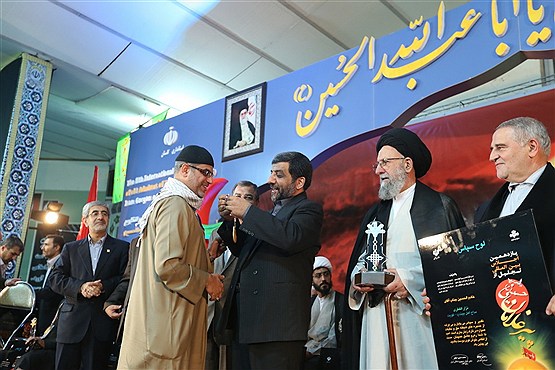 رئیس رسانه ملی در تجلیل از پیر غلامان حسینی: شور حسینی دشمن را به زانو در می​آورد