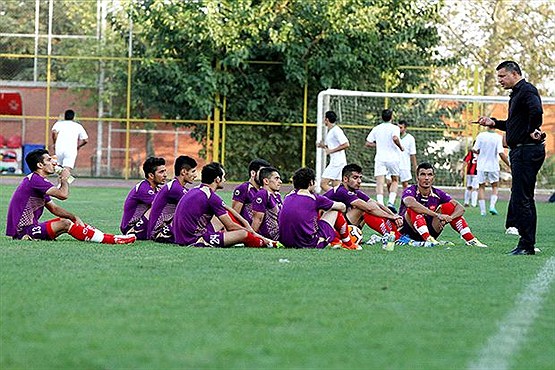 دایی به ترکیب برنده دست نزد