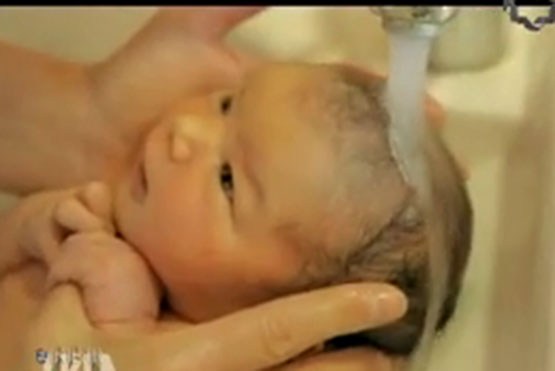 کلیپی زیبا از مراحل بعد از متولد شدن نوزاد