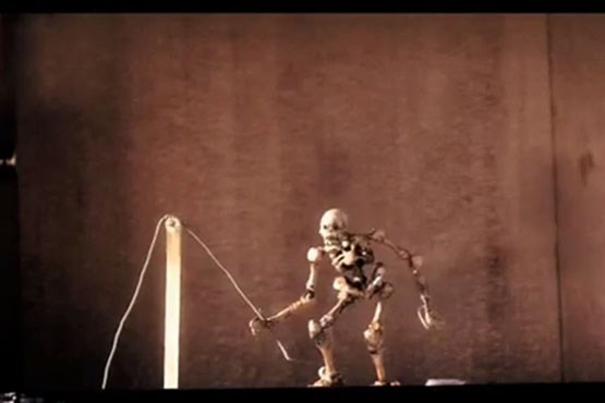 انیمیشن - انسان اولیه بصورت ماشین