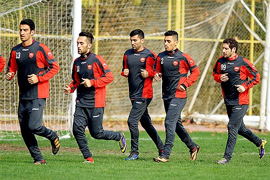 کاروان تیم پرسپولیس وارد تبریز شد کاروان تیم پرسپولیس وارد تبریز شد