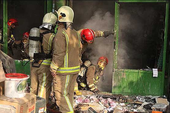 آتش‌سوزی کارگاه کیف و کفش در خیابان سعدی