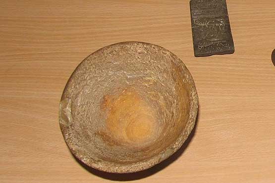 دستگیری حفار غیرمجاز و کشف شی 3 هزار ساله در همدان