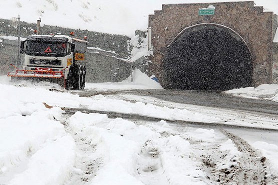 انسداد پنج محور کشور بر اثر برف و باران