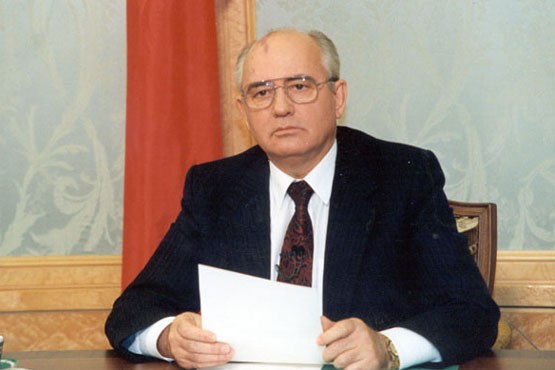 گورباچف رهبر شوروی استعفا داد